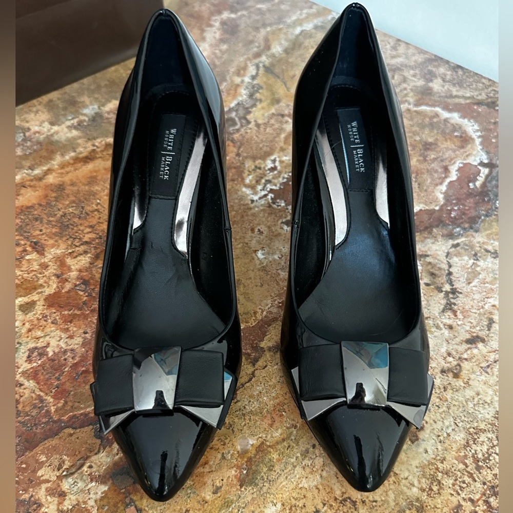 White House Black Market - Black Patent Leather Heels Size 6